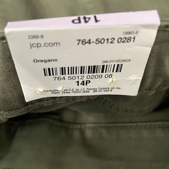 NWT a.n.a. A New Approach Size 14 Petite Olive Green Cargo Pants Cropped - Picture 7 of 9